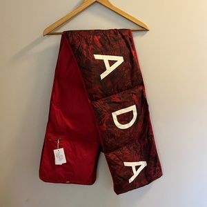 Lululemon x Team Canada Quilted Insulated Scarf